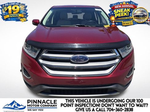 Used 2017 Ford Edge Titanium w/ Technology Package FWD image 3