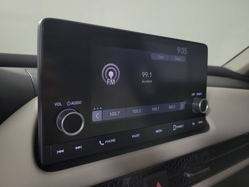 Used 2025 Honda HR-V LX image 29