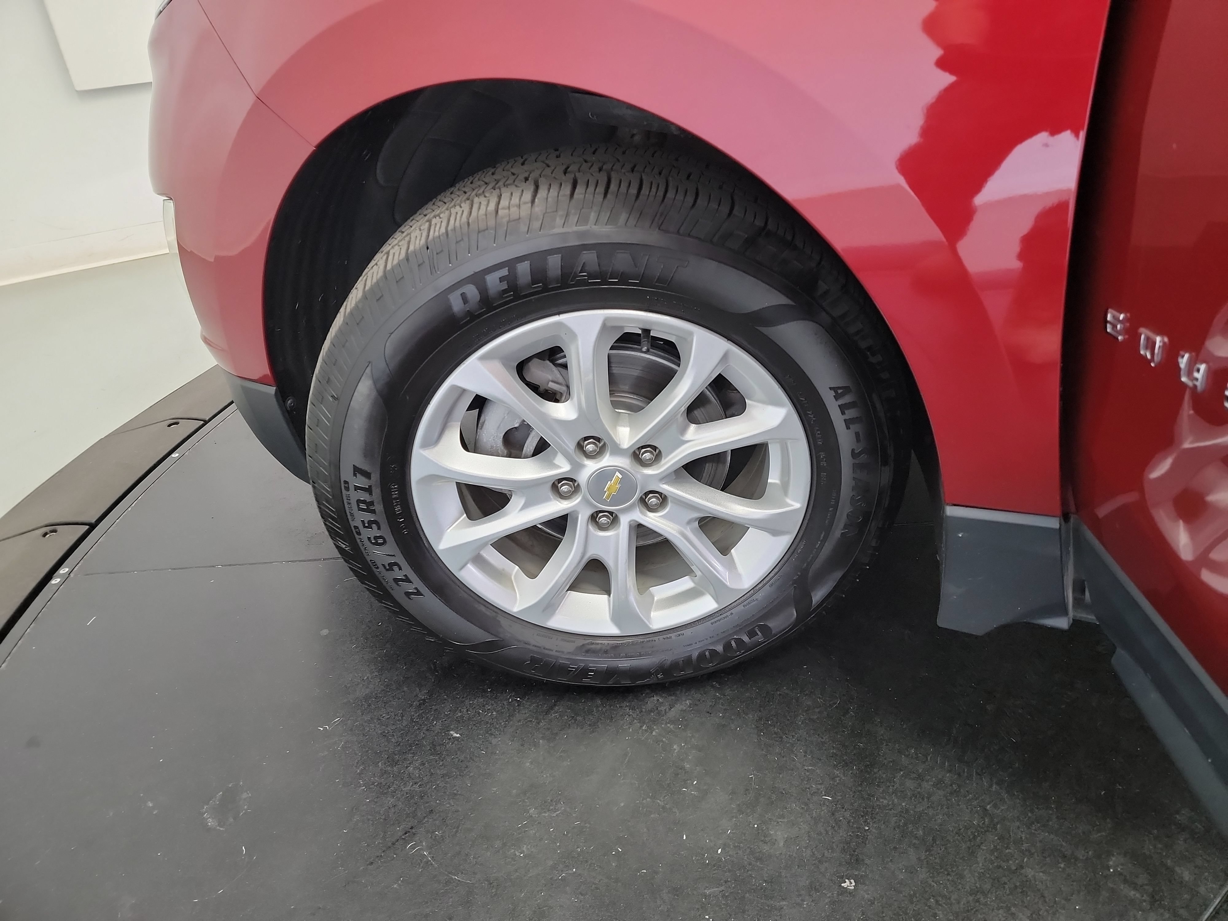 Used 2019 Chevrolet Equinox LT AWD/4WD image 29