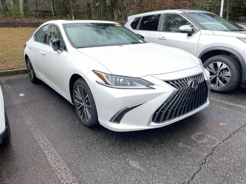 Used 2023 Lexus ES 300h w/ Premium Package image 5