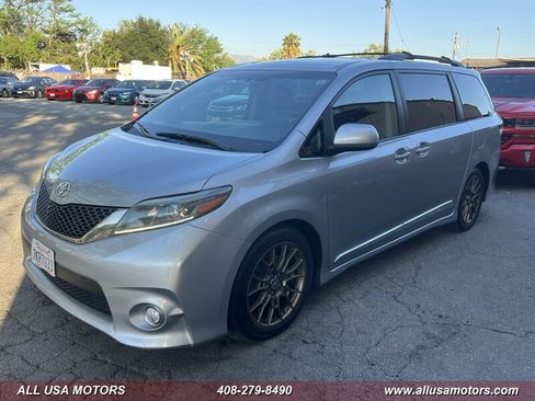 Used 2015 Toyota Sienna SE w/ SE Preferred Package image 5