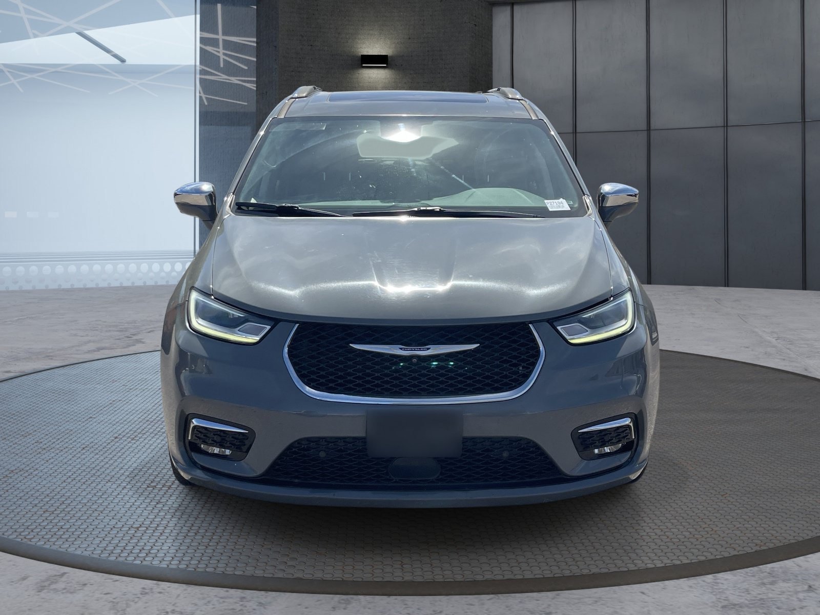 Used 2021 Chrysler Pacifica Limited w/ Premium & Safety Sphere Group AWD/4WD image 9