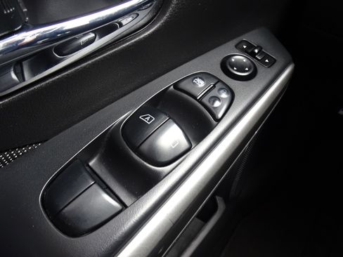 Used 2020 Nissan Kicks SV image 21