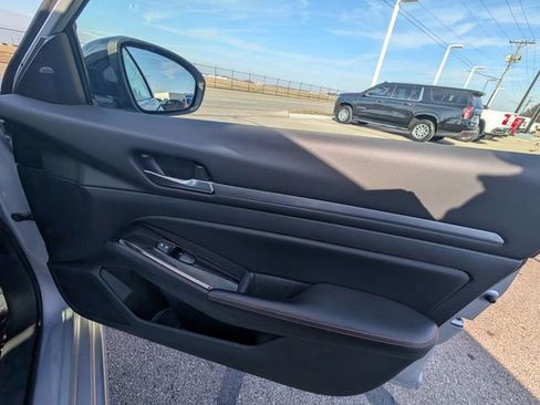 Used 2024 Nissan Altima 2.5 SR image 5