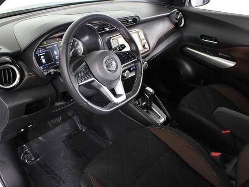 Certified 2020 Nissan Kicks SR image 17