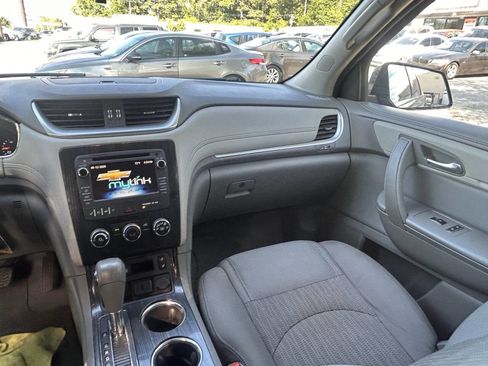 Used 2016 Chevrolet Traverse LT w/ Style and Technology Package AWD/4WD image 7