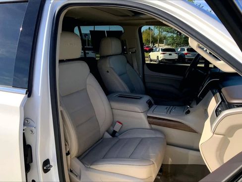 Used 2019 GMC Yukon Denali image 9