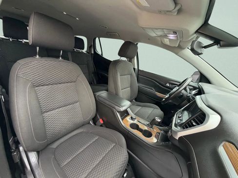 Used 2019 GMC Acadia SLE image 17