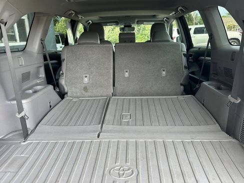 Used 2017 Toyota Highlander XLE AWD/4WD image 13
