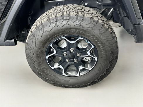 Used 2023 Jeep Wrangler Unlimited Rubicon 4xe w/ Cold Weather Group AWD/4WD image 11