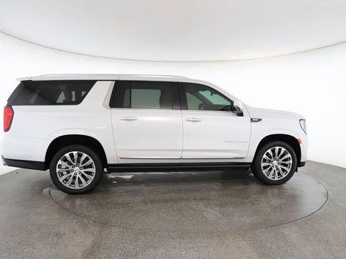 Used 2023 GMC Yukon XL Denali image 21