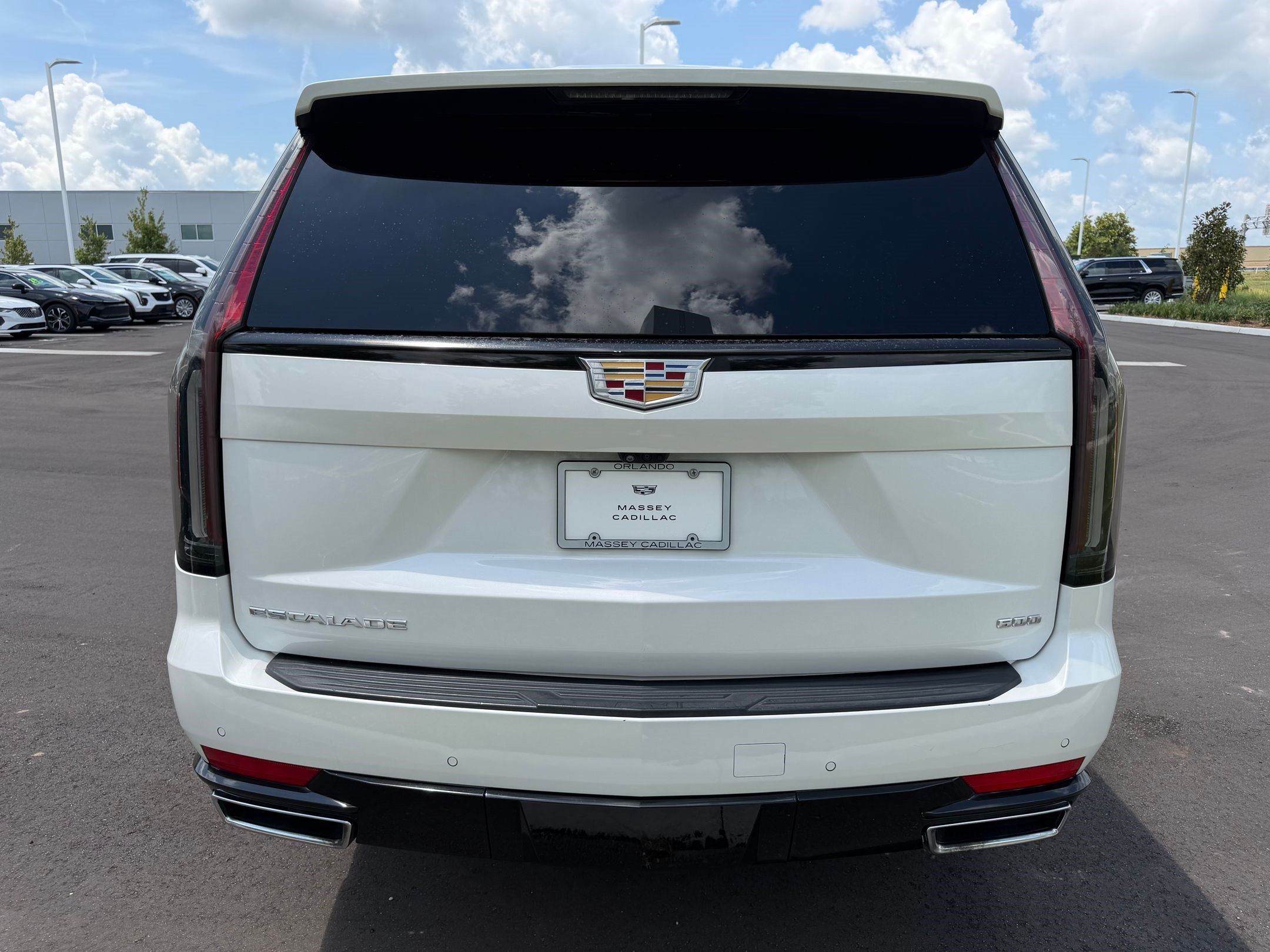 Certified 2024 Cadillac Escalade Premium Luxury w/ Performance Package AWD/4WD image 10