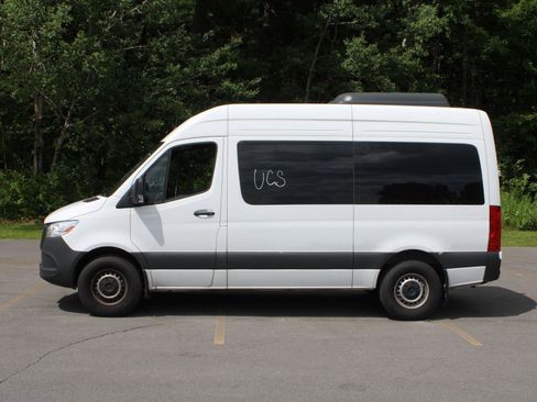 Used 2025 Mercedes-Benz Sprinter 2500 image 5