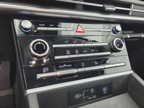Used 2025 Hyundai Santa Fe SE FWD image 30