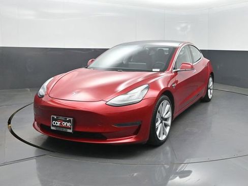 Used 2018 Tesla Model 3 Long Range RWD image 1