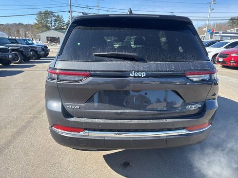 New 2026 Jeep Grand Cherokee Laredo image 4