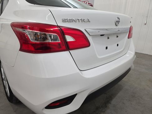 Used 2019 Nissan Sentra SV image 12