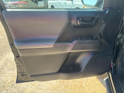 Used 2020 Toyota Tacoma SR AWD/4WD image 20