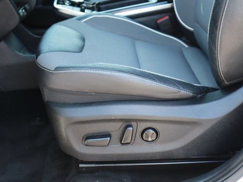 Used 2022 Kia Niro EX FWD image 11
