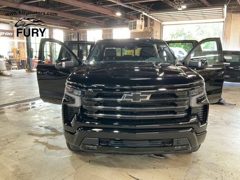 Used 2025 Chevrolet Silverado 1500 High Country w/ Midnight Edition AWD/4WD image 17
