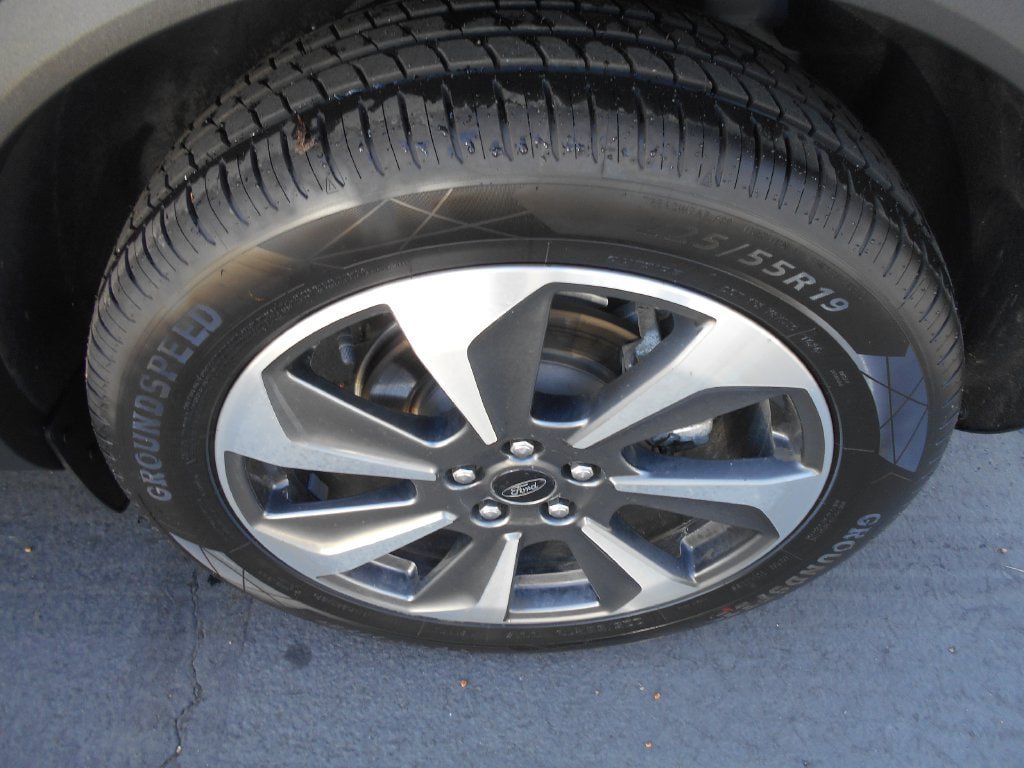 Used 2025 Ford Escape Platinum AWD/4WD image 13