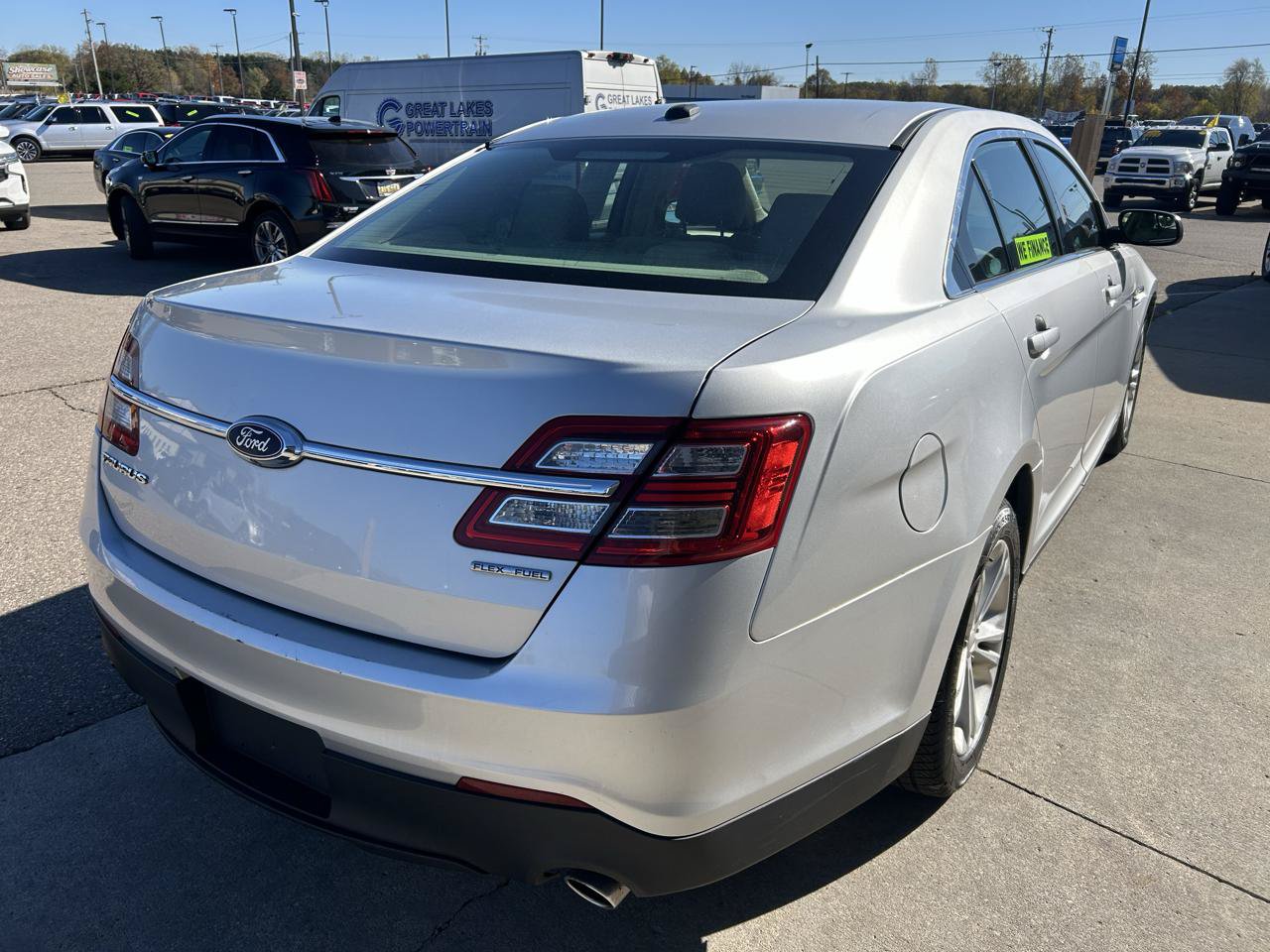 Used 2016 Ford Taurus SE FWD image 5