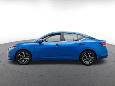 Used 2025 Nissan Sentra SV FWD image 4