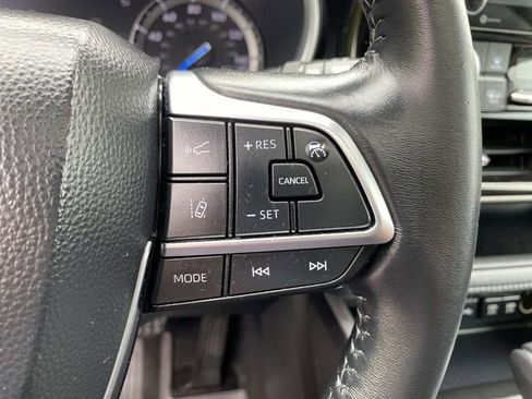 Used 2020 Toyota Highlander XLE image 13