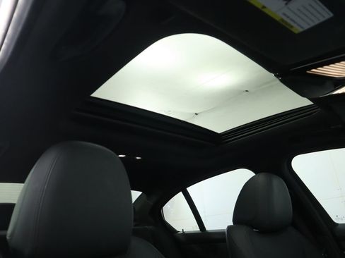 Used 2020 BMW 330i Sedan w/ Convenience Package image 19