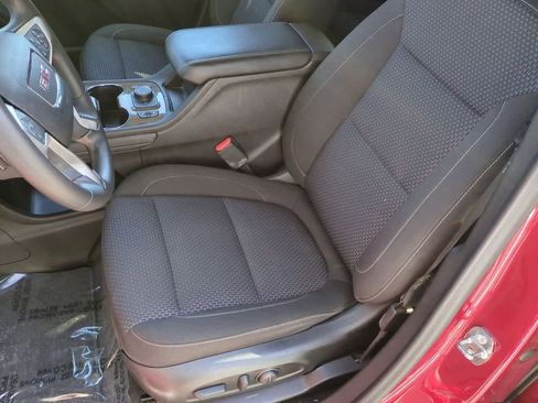 Used 2023 GMC Acadia SLE w/ Driver Convenience Package image 17