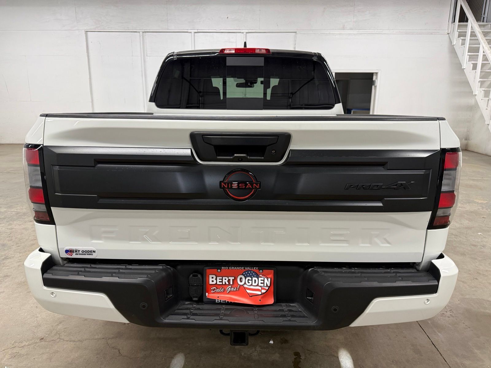 Used 2025 Nissan Frontier PRO-4X w/ Tow Package AWD/4WD image 6