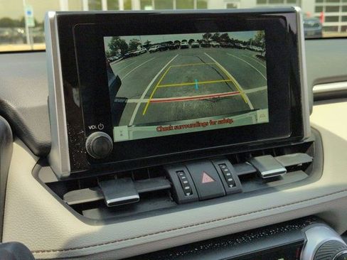 Used 2023 Toyota RAV4 XLE Premium FWD image 14