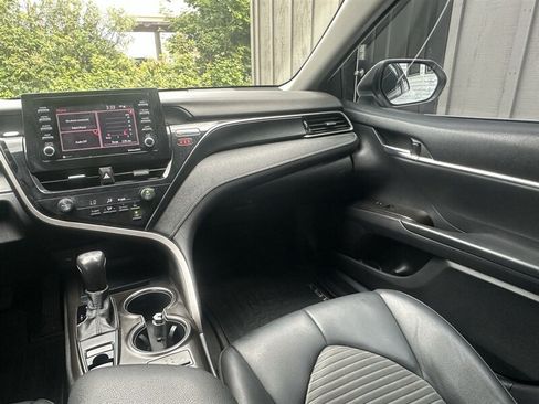 Used 2021 Toyota Camry SE w/ Cold Weather Package AWD/4WD image 13