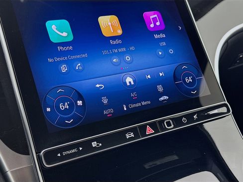 Used 2025 Mercedes-Benz GLC 300 4MATIC image 16