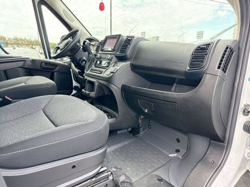 Used 2025 RAM ProMaster 2500 w/ Safety Group FWD image 16