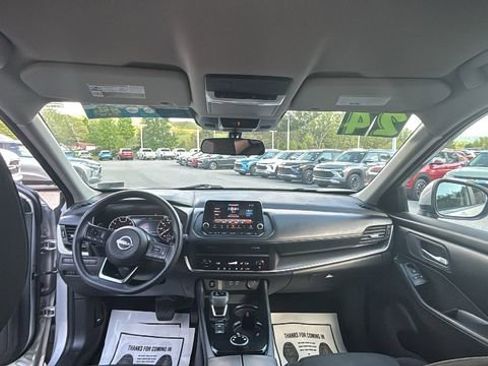Used 2024 Nissan Rogue SV AWD/4WD image 19