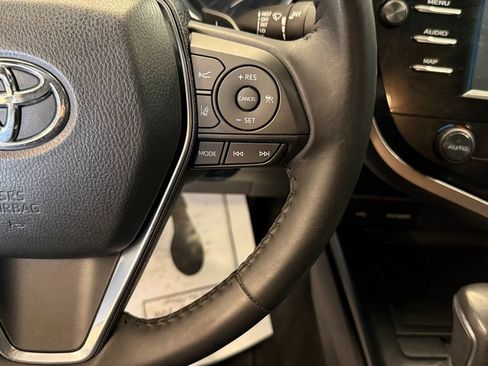 Used 2020 Toyota Camry SE w/ Convenience Package image 10