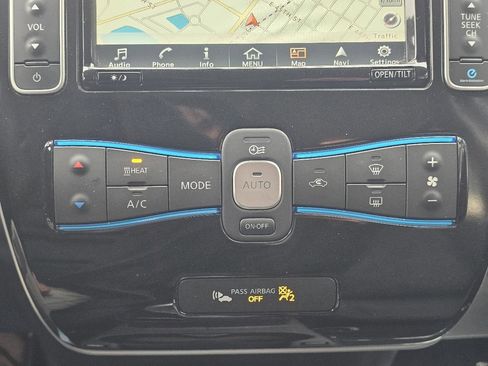 Used 2016 Nissan Leaf SV image 21