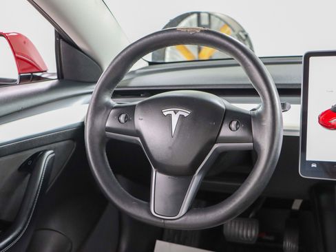 Used 2021 Tesla Model 3 Standard Range Plus image 12