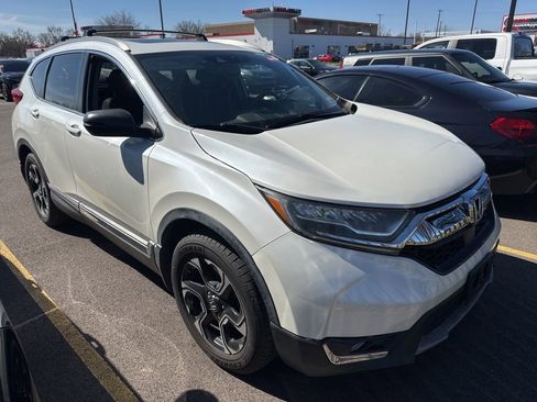 Used 2018 Honda CR-V Touring image 2