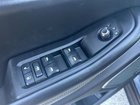 Used 2022 Jeep Grand Cherokee L Limited w/ Luxury Tech Group II image 16