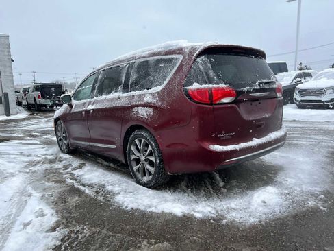 Used 2019 Chrysler Pacifica Limited w/ Tire & Wheel Group image 27
