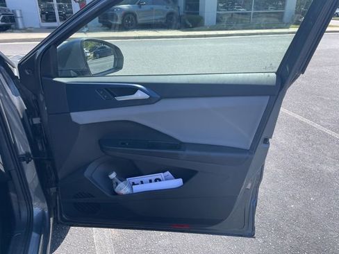 Used 2022 Volkswagen Taos SE image 7