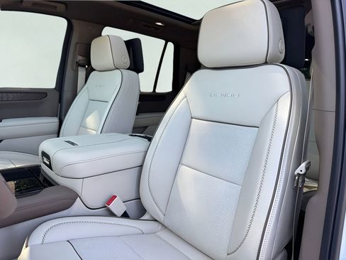New 2026 GMC Yukon Denali w/ Denali Reserve Package AWD/4WD image 9