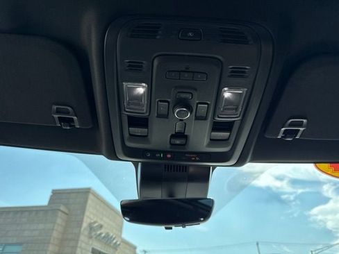 Used 2024 GMC Yukon XL Denali w/ Advanced Technology Package AWD/4WD image 28