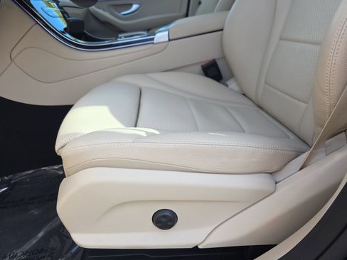 Used 2022 Mercedes-Benz GLC 300 image 28