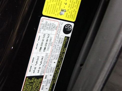 Used 2018 Porsche Panamera 4S image 34