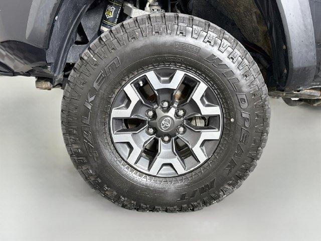 Used 2020 Toyota Tacoma TRD Off-Road AWD/4WD image 28