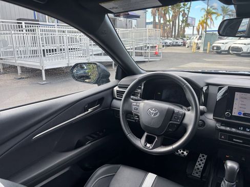 Used 2025 Toyota Camry SE FWD image 34