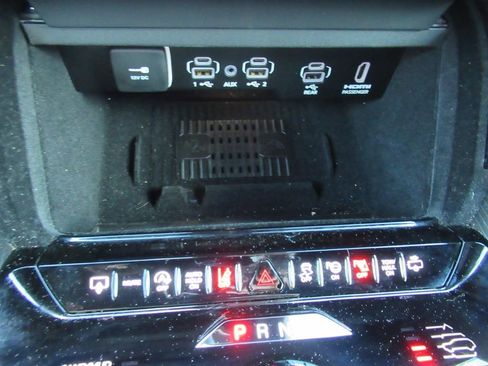 New 2026 Jeep Grand Wagoneer Summit w/ Rear Seat Video Group I AWD/4WD image 30